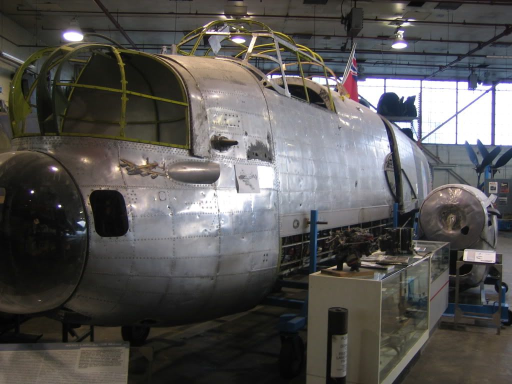 http://i648.photobucket.com/albums/uu207/MikeHoulder/Lanc%20Fuselage/2007-fuselage-port-side.jpg