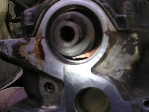 hole in circlip